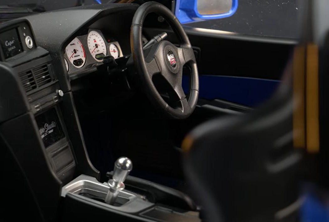 R34 Cockpit Detail