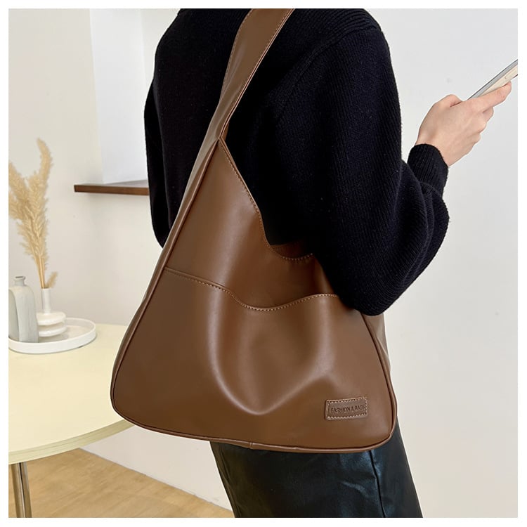 NovaTote – Minimal Leather Bag