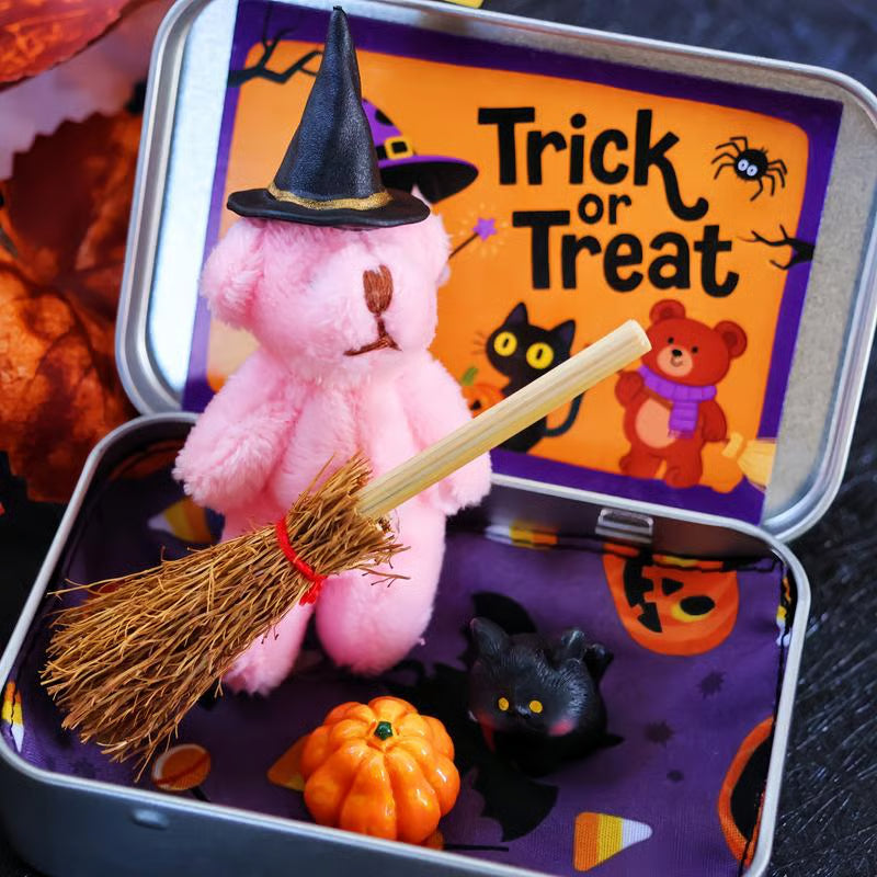 SpookySnuggle – Halloween Teddy Gift Box