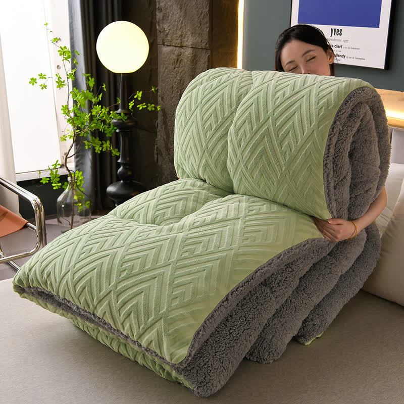 WarmHaven – Quilted Sherpa Winter Blanket