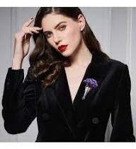 BloomBrooch  – Artistic Wearable Flower Holder Brooch