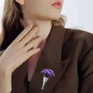 BloomBrooch  – Artistic Wearable Flower Holder Brooch