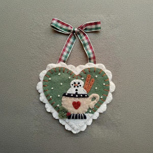 HeartHaven – Pre-Cut Felt Holiday Ornament Kit