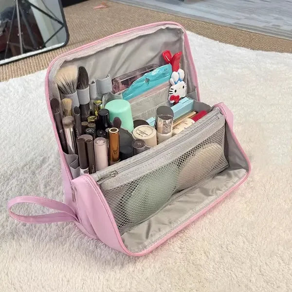 GlamStand – Large Capacity Standing Makeup Bag
