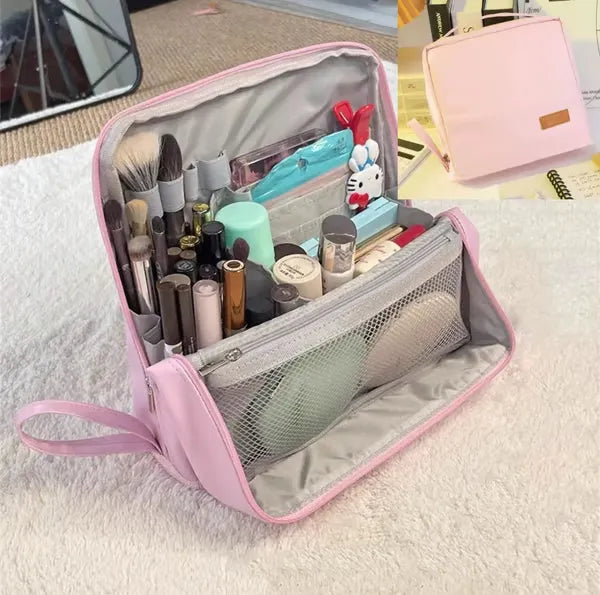 GlamStand – Large Capacity Standing Makeup Bag
