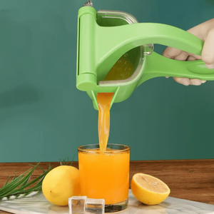 CitrusCrush – Manual Juice Squeezer