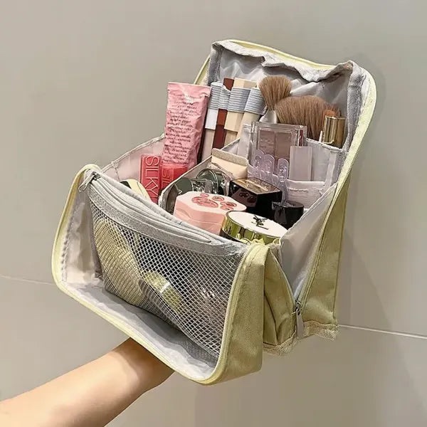 GlamStand – Large Capacity Standing Makeup Bag