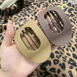 GracePin – Sleek Duckbill Hair Clip