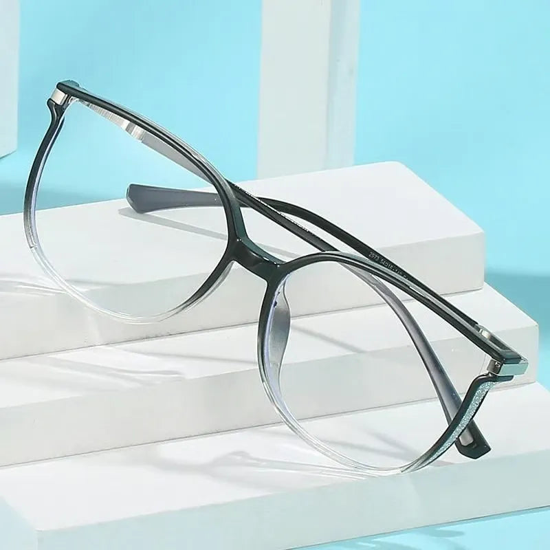 ClarityChic – Fashionable Blue Light Reading Glasses for Women