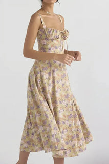 BloomCinch – Sculpted Elegance Floral Dress