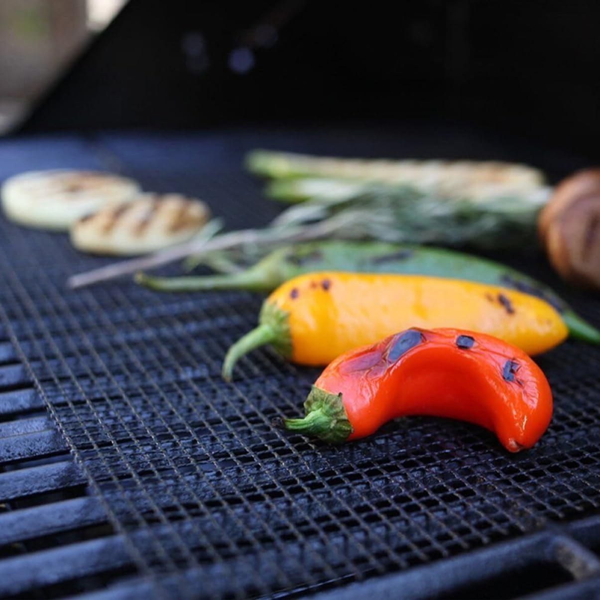 GrillAura | 600°F Heat-Proof BBQ Mesh Mat