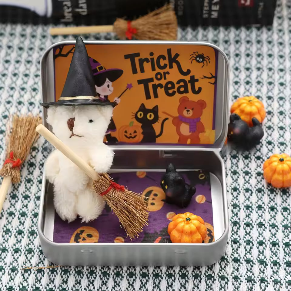 SpookySnuggle – Halloween Teddy Gift Box