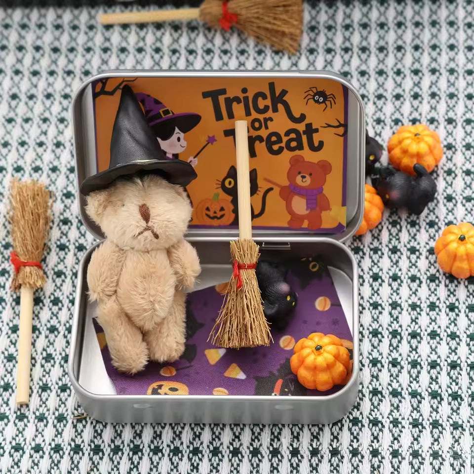 SpookySnuggle – Halloween Teddy Gift Box