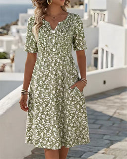 Leichtes florales A-Linien Kleid mit Rüschenkragen – zeitlos & feminin