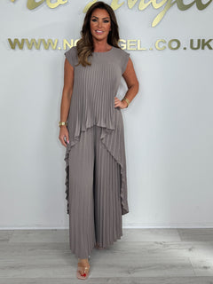PleatFlow – High Low Two Piece Set