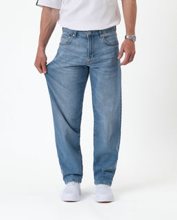 EasyStride – Relaxed Straight-Fit Stretch Jeans in Light Midwash