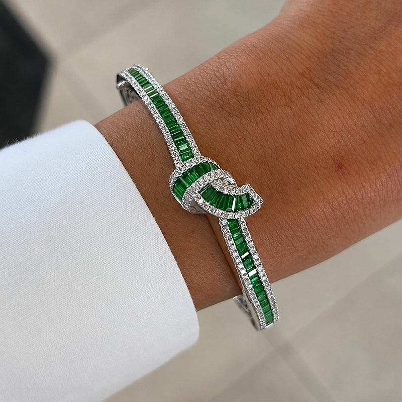 VerdeKnot – Baguette-Cut Green Sapphire Tight Knot Bracelet