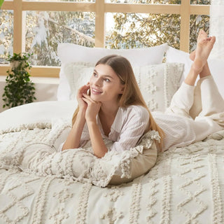 BohoCloud – Tufted Boho Comforter Set with Pillow Shams