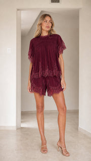 LaceEase – Lace-Trimmed Tiered Short Set