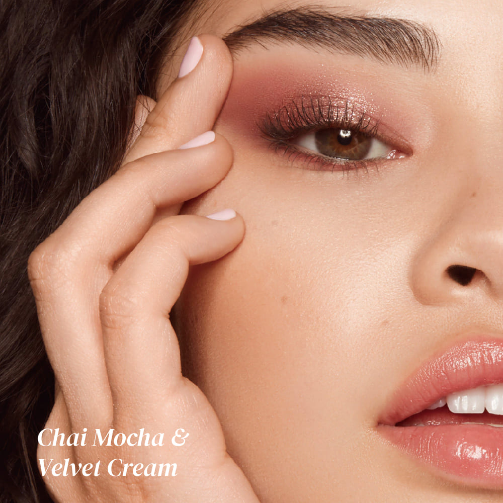 TrioGlow – Cream-to-Powder Stackable Eyeshadow Trio with Built-in Mirror