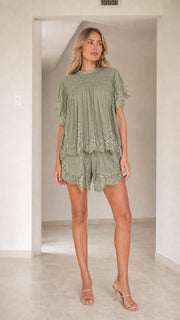 LaceEase – Lace-Trimmed Tiered Short Set