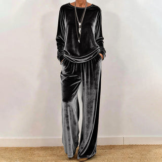 🍁VelvetEase – Women's Velvet Top & Pants Two-Piece Set
