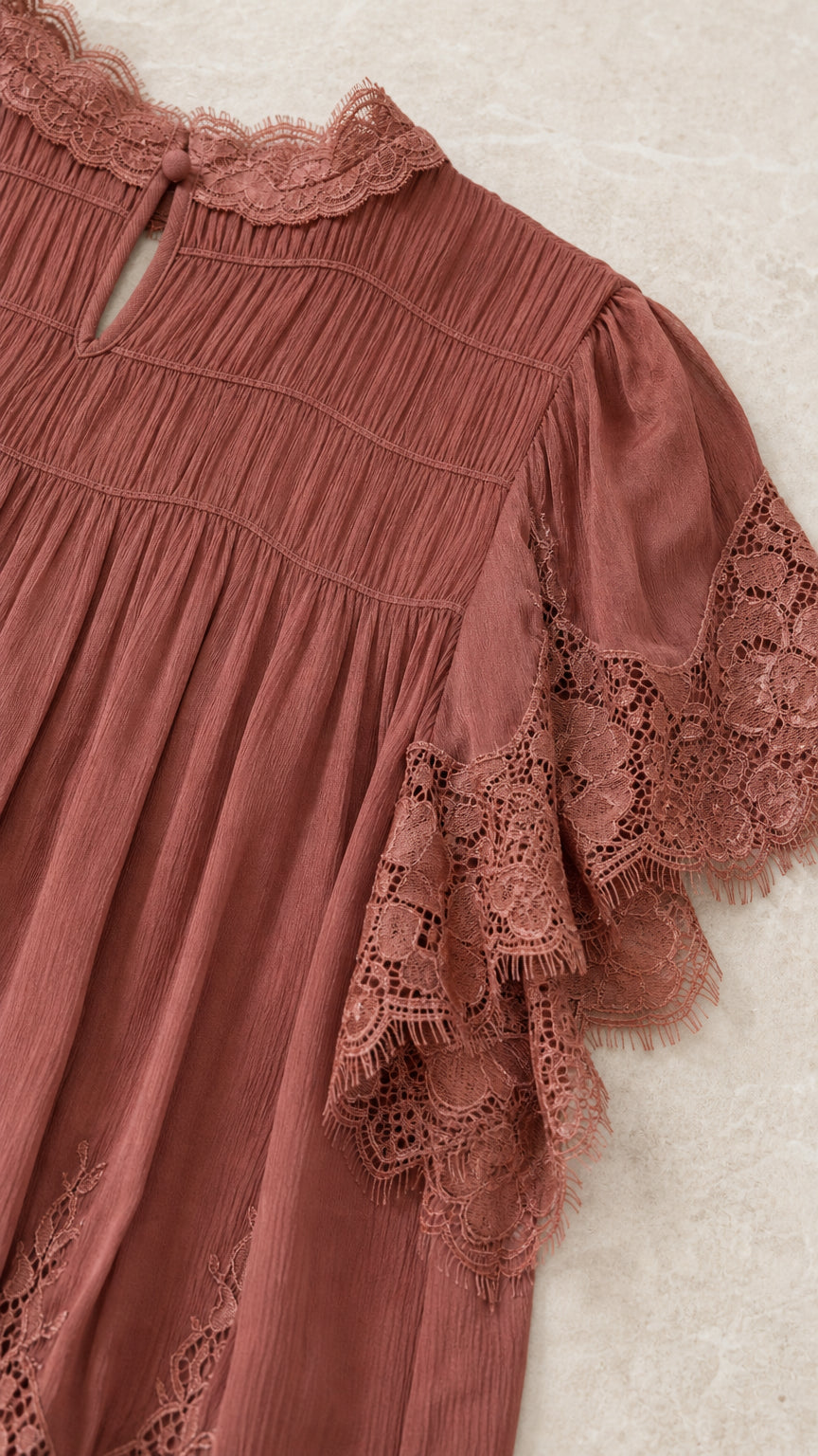LaceEase – Lace-Trimmed Tiered Short Set