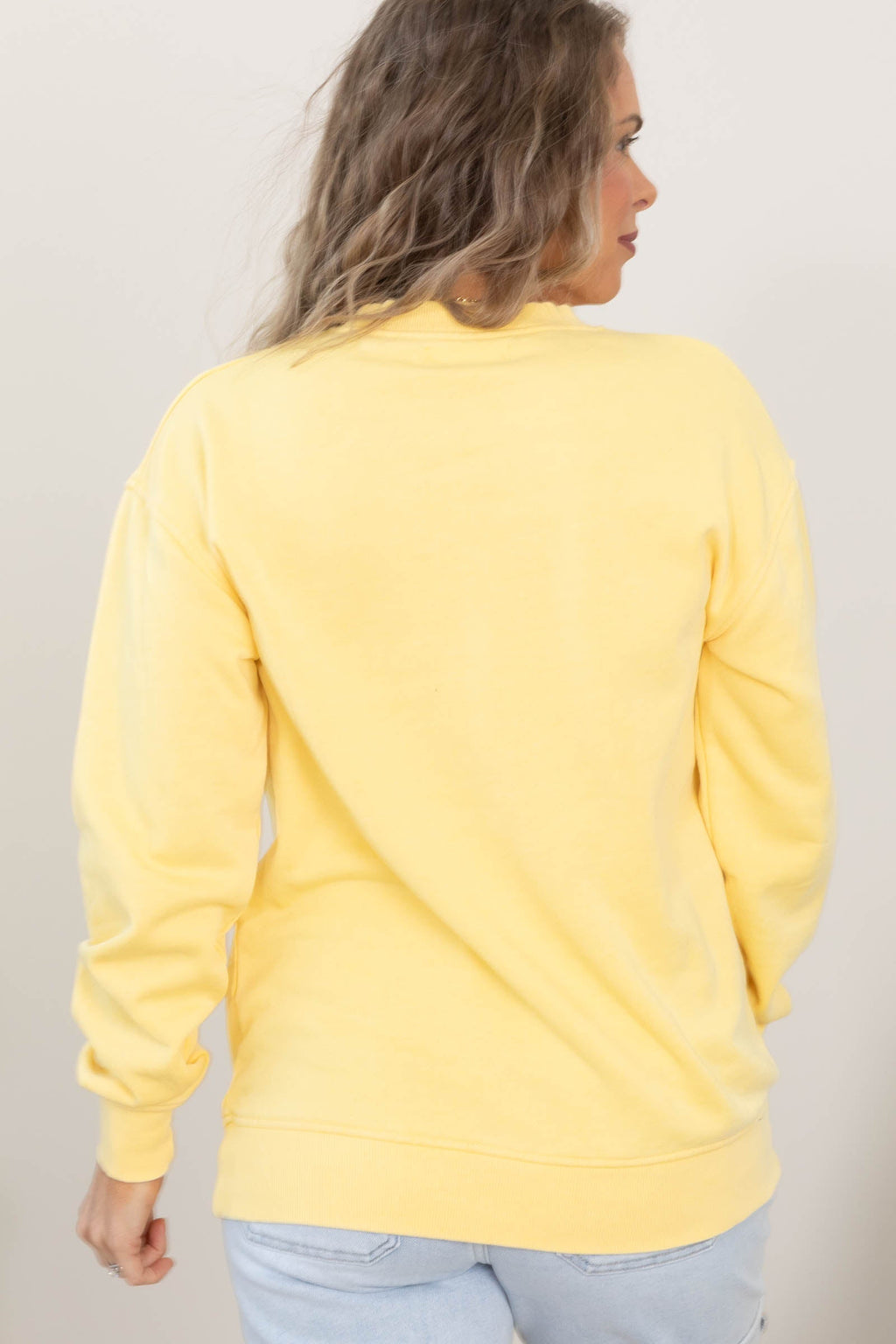 CampfireCozy – Pigment-Dyed Crewneck Sweatshirt with Kangaroo Pocket