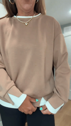 Layered crewneck sweatshirt animated detail