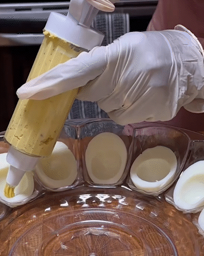 Cake decorating gun designed for easy cleaning
