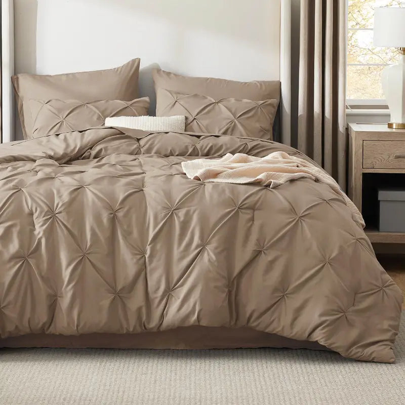☁️ CloudPleat – All-Season Pintuck Comforter Set