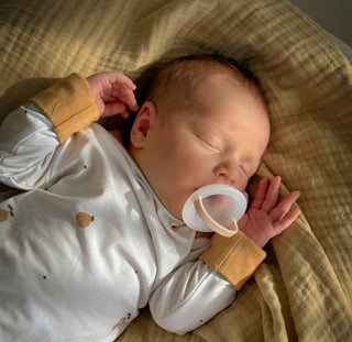 Nuckly – Breast-Like Premium Pacifier Starter Set, 2 Pack