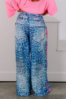 LeopardLounge – Pink Top and Leopard-Print Pants Set