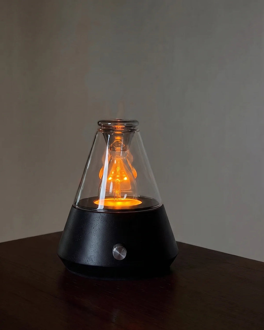 AmberGlow – Waterless Wood & Amber Glass Essential Oil Diffuser