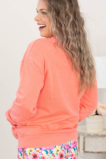 CampfireCozy – Pigment-Dyed Crewneck Sweatshirt with Kangaroo Pocket