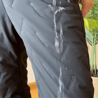 NOVARILLO water-repellent fabric demonstration