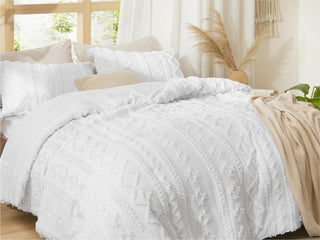 Bedsure Tufted Boho Decorative Bedding Set Comforter Boho Bed Set, GentleSoft 3 Pieces Farmhouse Shabby Chic Embroidery Bedding, Soft Jacquard Comforter for All Seasons Gifts