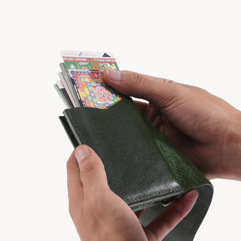 SnapPurse – Vintage Genuine Leather Spring-Open Short Wallet