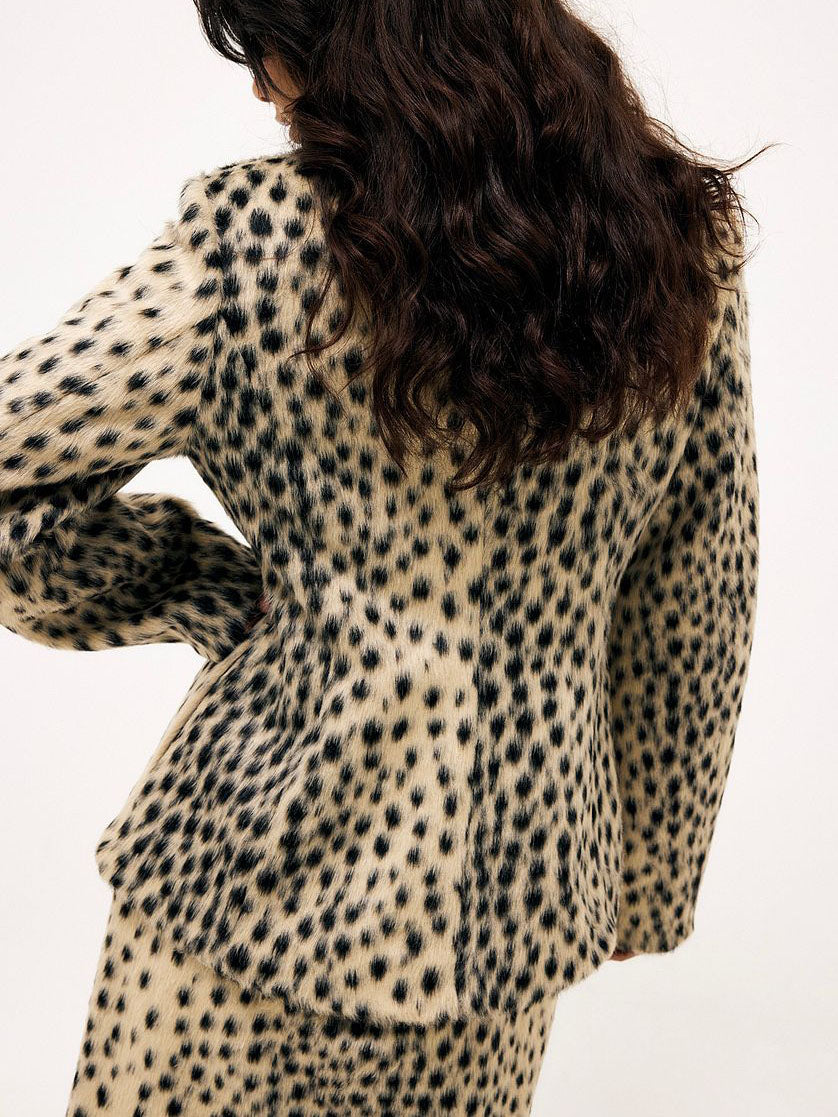 LeopardLuxe – Printed Faux Fur Jacket