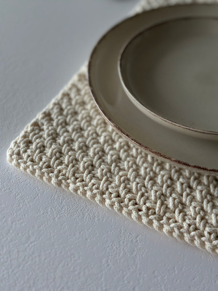 WeaveNest – Rectangular Textured Placemat