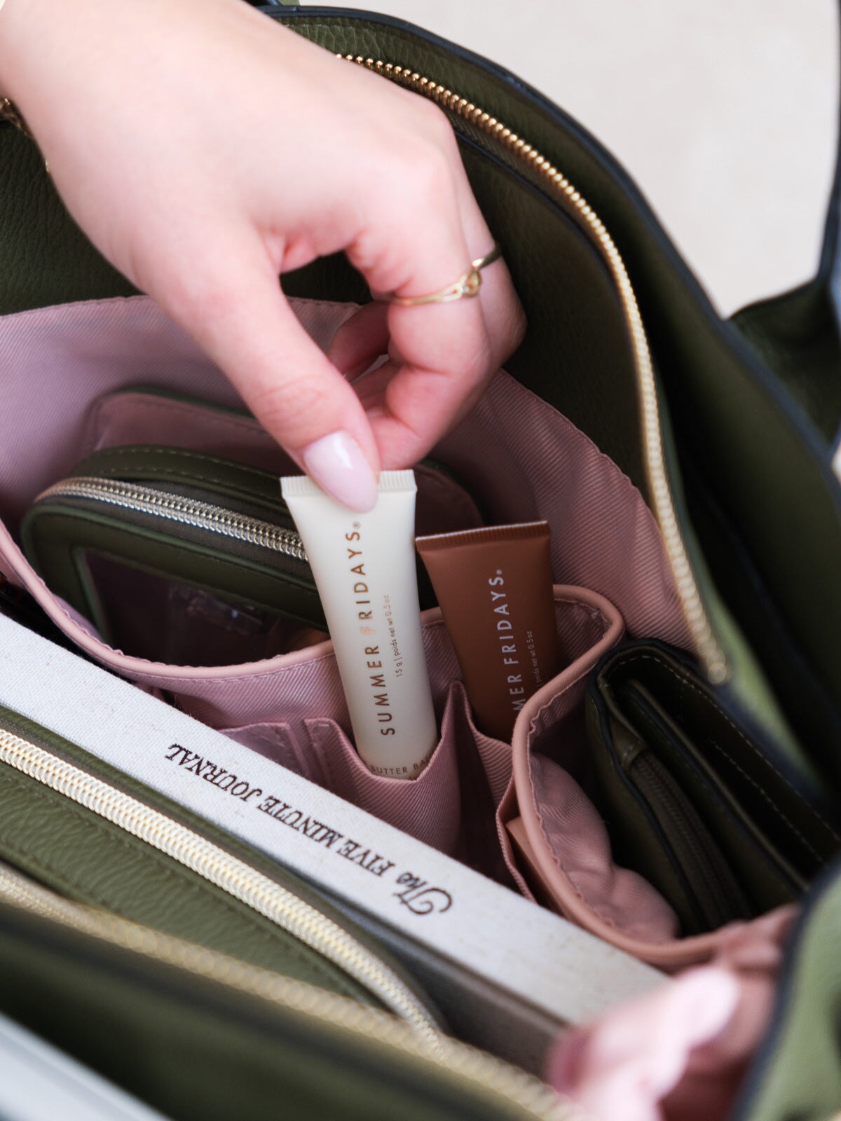 UrbanCarry – Olive Vegan-Leather Organizer Tote