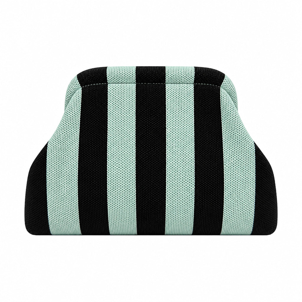 SnapKnit – Snap-Shut Knitted Makeup Bag with Wide Opening