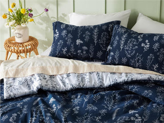Bedsure 3 Pieces Cute Floral Bedding Reversible Comforter Set -Soft  Bed Set, 1 Soft Botanical Flowers Comforter and 2 Pillow Shams Gifts