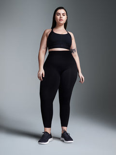 Lucy wears size L-XL is 5' 9" - Underbust 91.5cm, Waist 88cm, Hips 129.5cm, Inseam 83cm