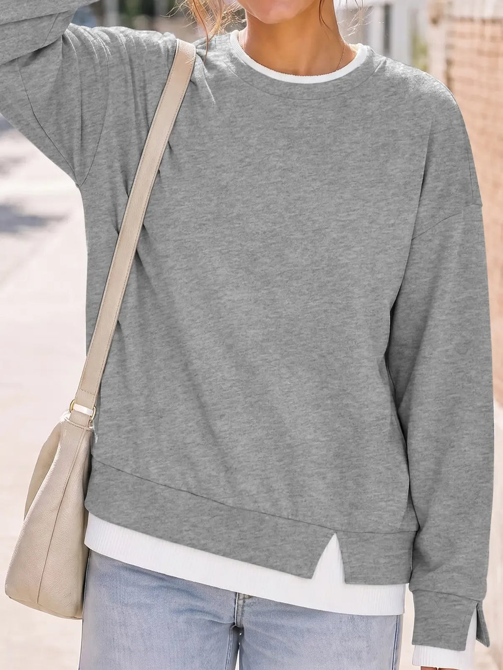 LayerEase – Women’s Oversized Faux Two-Piece Sweatshirt