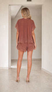 LaceEase – Lace-Trimmed Tiered Short Set