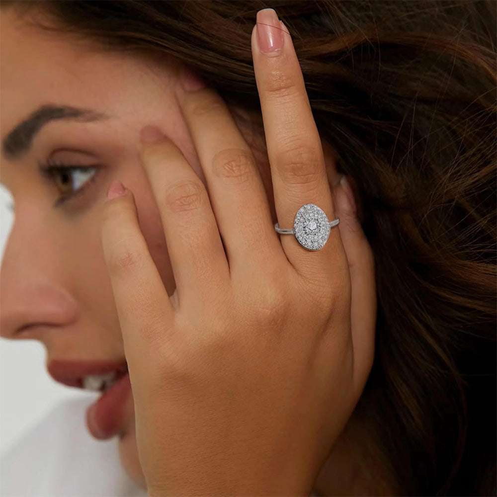 InfiniGlow – Vintage-Style Oval Halo Ring