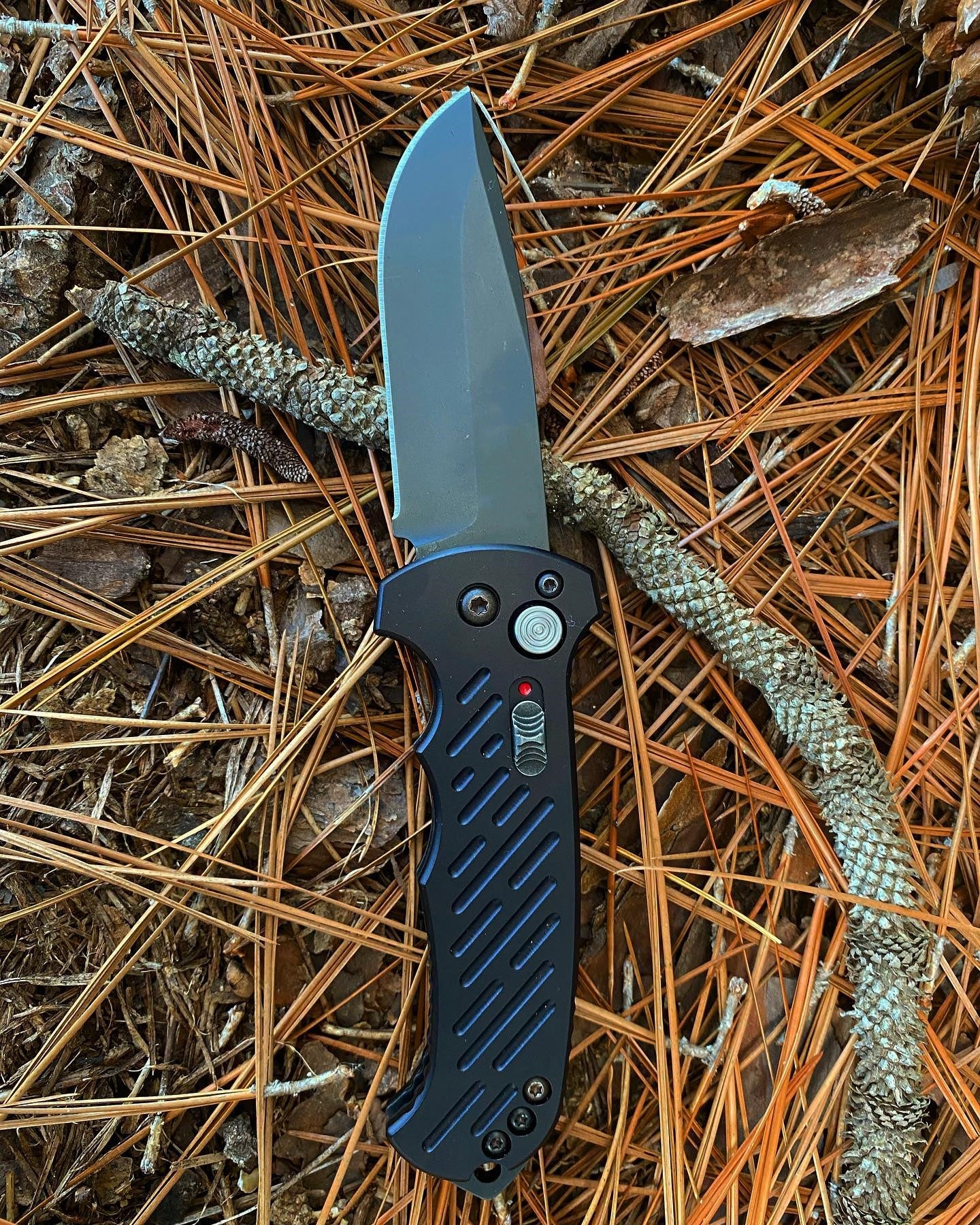 TacStrike – GB 06 Push-Button Automatic Folding Knife