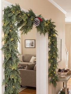 CedarGlow – Pre-Lit Cedar Garland for Every Season