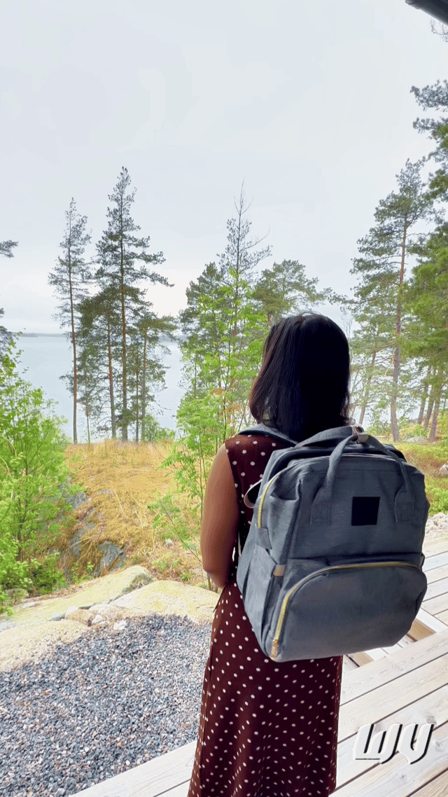 RoamNest – Diaper Backpack with Fold-Out Changing Station